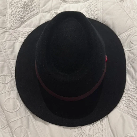 Elegant women Black Hat with Red Accent and brown ribbon  display picture 2